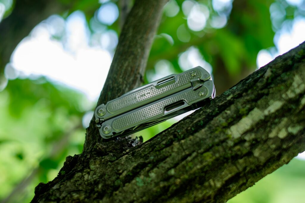 LEATHERMAN レザーマン FREE P4